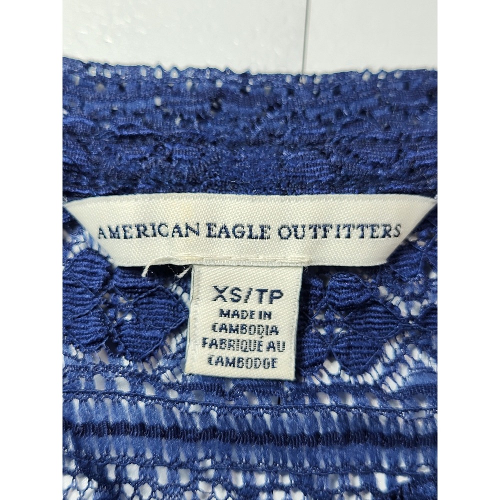 American Eagle Outfitters Womens Navy Blue Floral Lace Short Sleeve Top Size XS - Picture 7 of 9